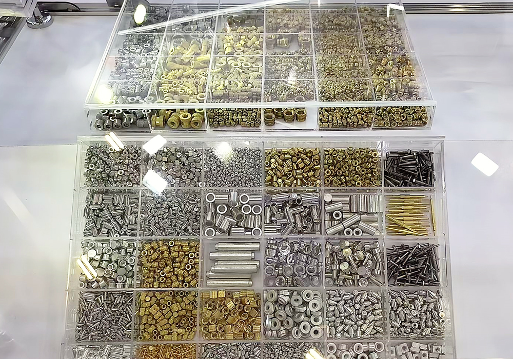 雄和远景贴片螺母大电流端子汇流条等精密五金展品