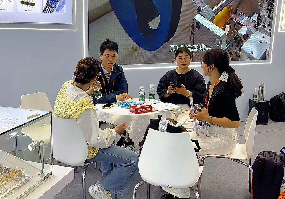 雄和远景工程师讲解精密五金选型与表面处理方案